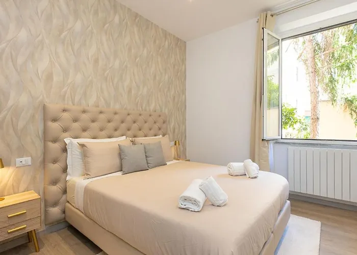 Apartment The Golden Rooster - 1 Min To St Peter Station Rom